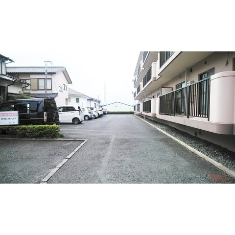 コトー萩の駐車場