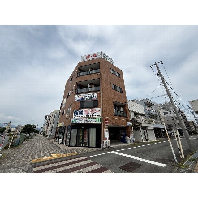 サンエール新宿の外観