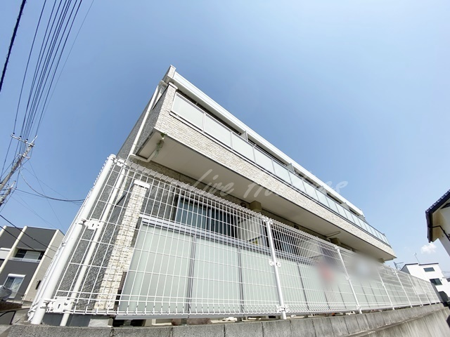 藤沢市亀井野のアパートの外観