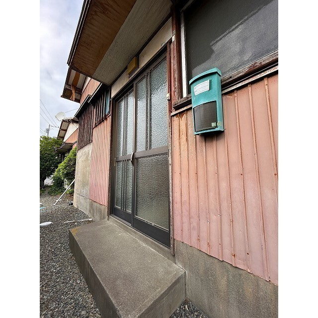 沼津市下香貫の一戸建てのエントランス