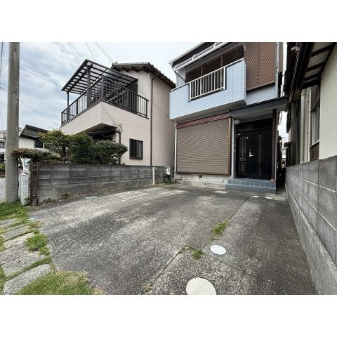 田中戸建の駐車場