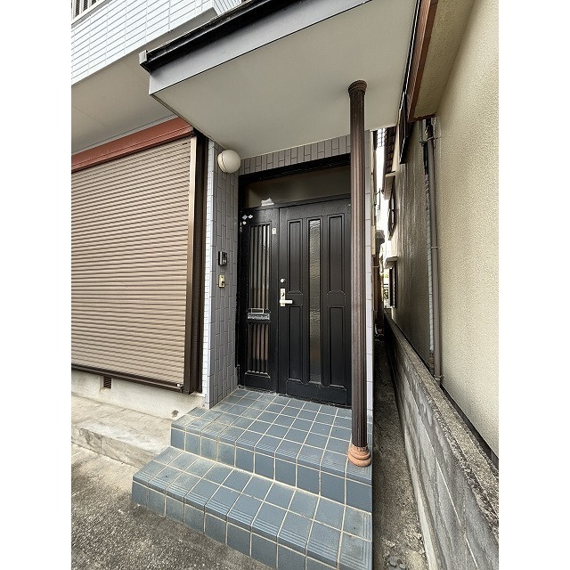 田中戸建のエントランス