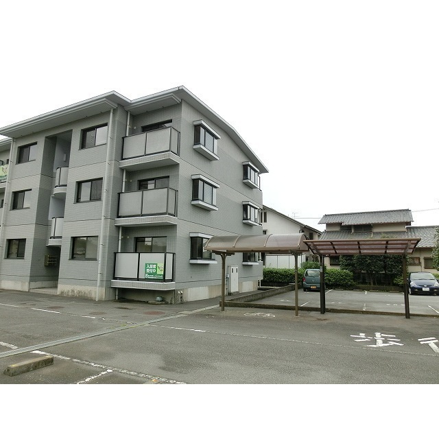 サンライズ香貫の駐車場