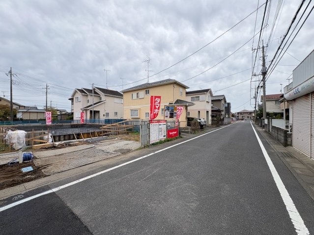 羽生市南羽生1丁目　新築一戸建て　タマタウンⅡ　01の前面道路含む現地写真