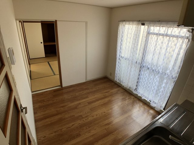 床色が落ち着いた色合いで綺麗です♪