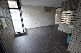 フォンテーヌ東園田のエントランス