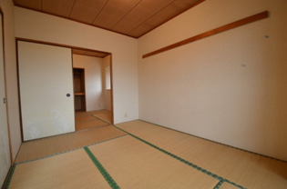 フォンテーヌ東園田の和室