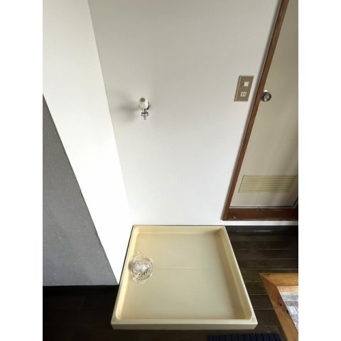 マーメゾン大坂の洗面所|洗濯機置き場