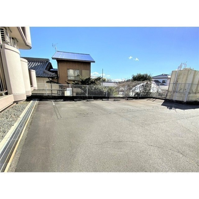 セントラルオサダの駐車場