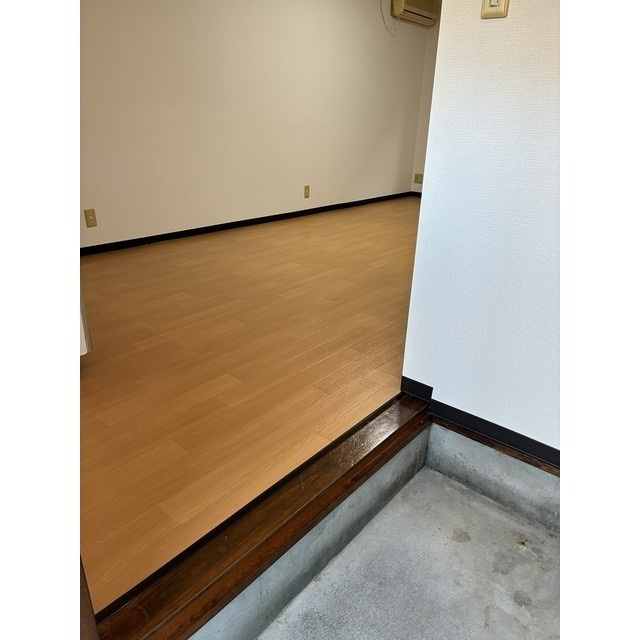 コーポカツマタＢの玄関
