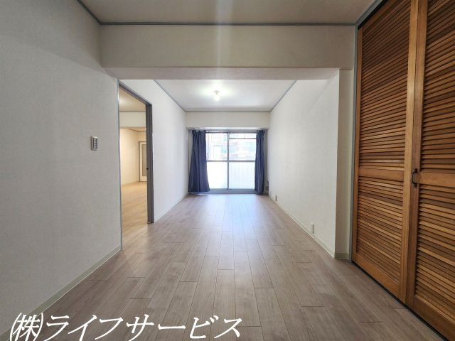 【洋室】 | エバーグリーン淀川２号館 | 洋室9.0帖/収納３ヵ所