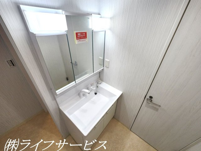【洗面所】 | エバーグリーン淀川２号館 | 三面鏡シャワー付洗面化粧台新調