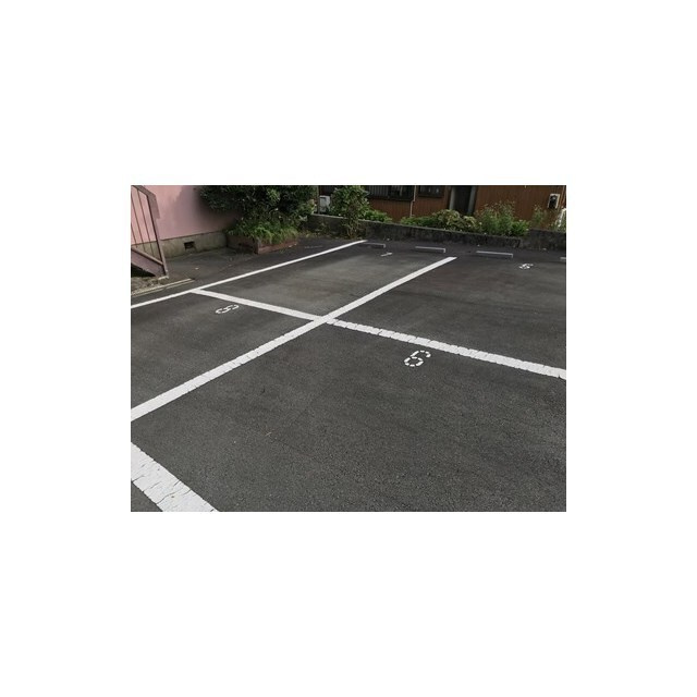 ワタナベハイツの駐車場