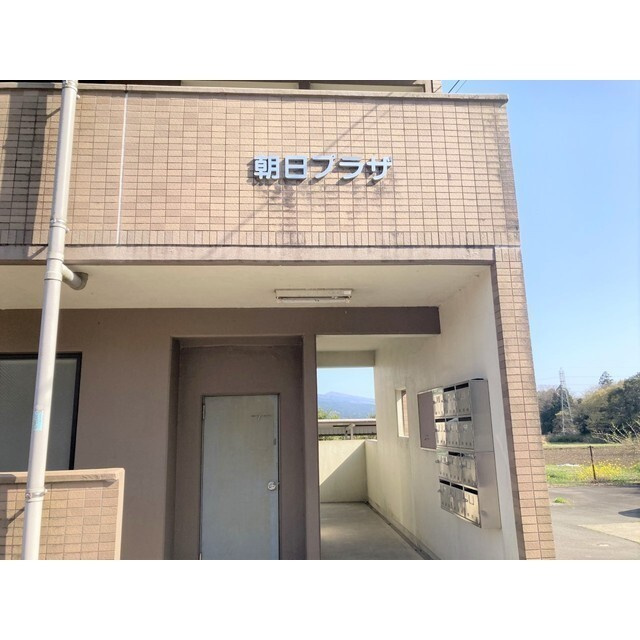 朝日プラザのエントランス
