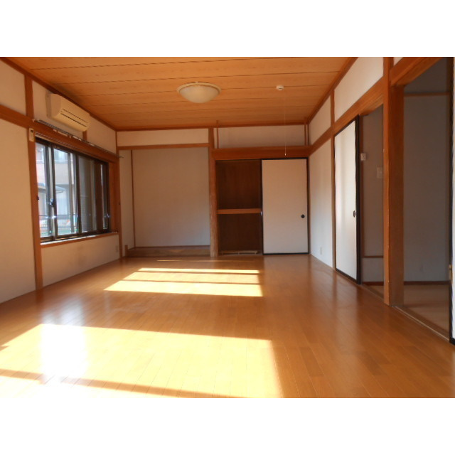 勝間田戸建貸家の居間・リビング