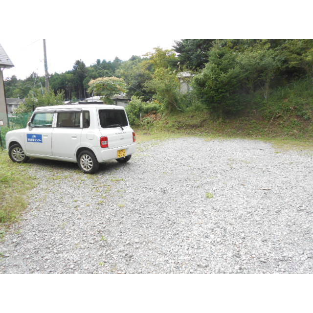 第一須走ハイツの駐車場