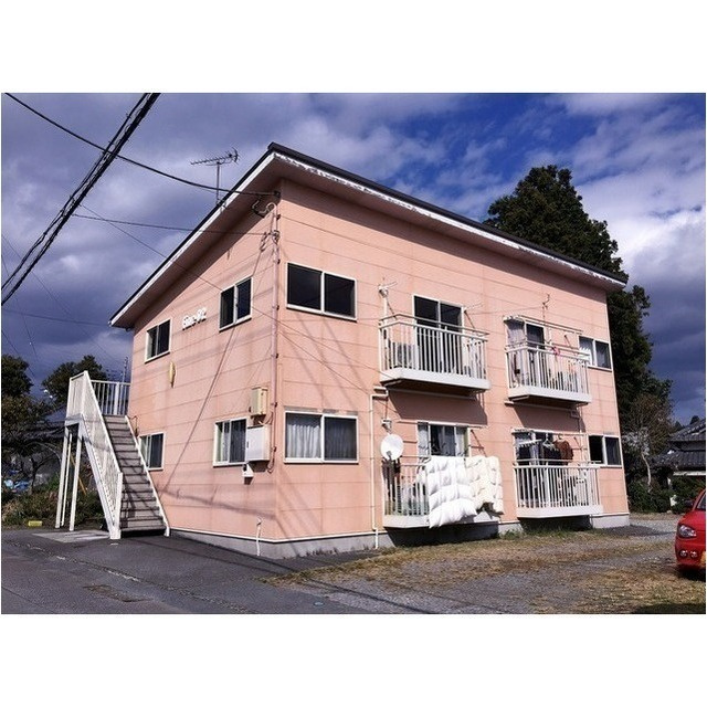 御殿場市印野のアパートの駐車場