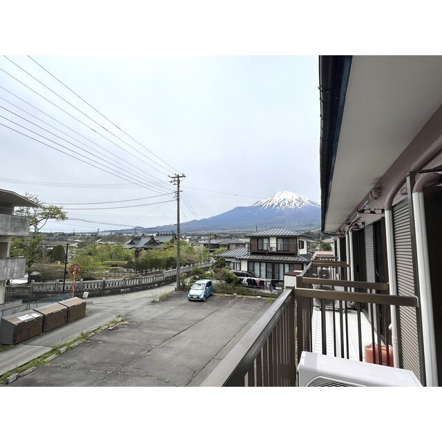 ハイツ下原の駐車場