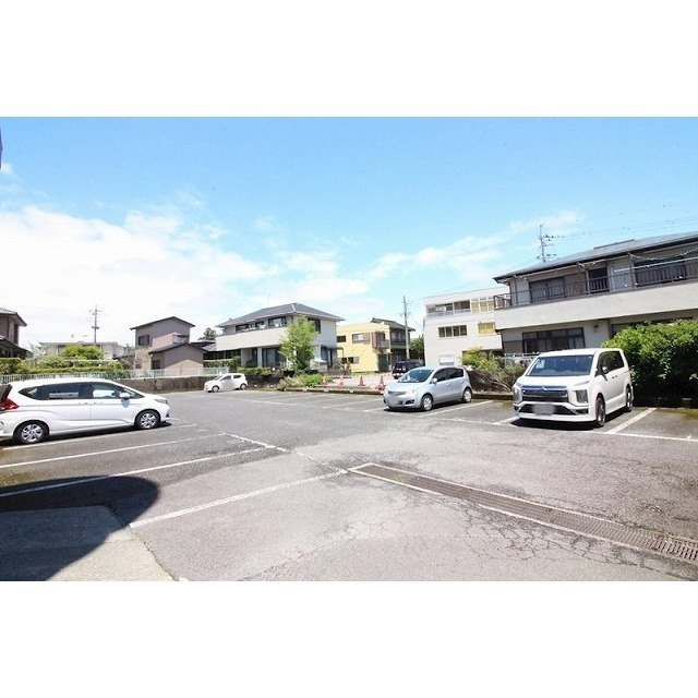 ドリームパレスの駐車場