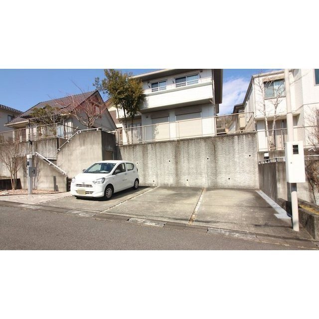 神山平戸建の駐車場