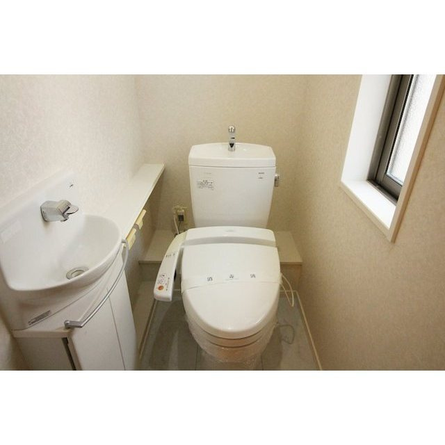 神山平戸建のトイレ