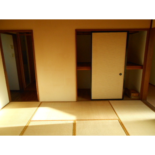 長田文明戸建の収納
