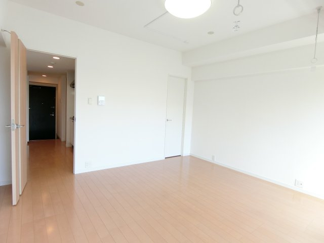 【居間・リビング】アーバンフラッツ榴ヶ岡