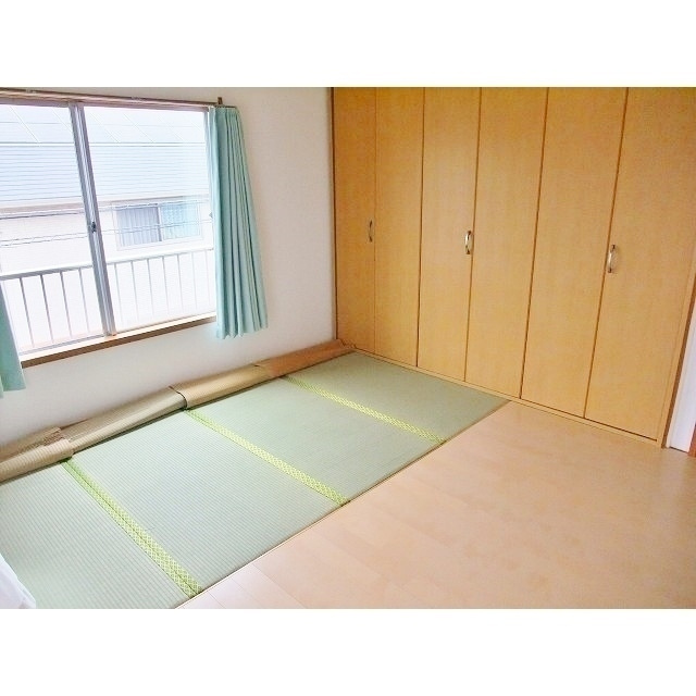 ホーム柏谷　Ⅱのその他|西側8帖・畳スペース