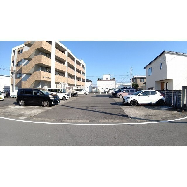 エコシティープライムの駐車場