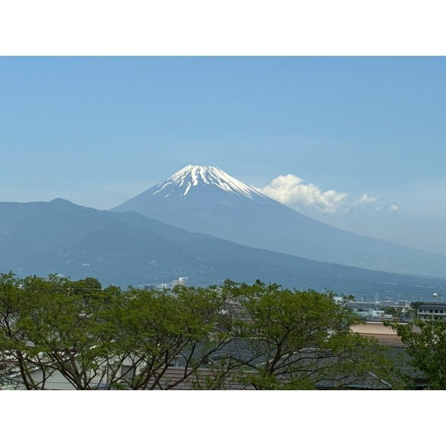 土屋マンションのその他|北西洋室から富士山が見えます。