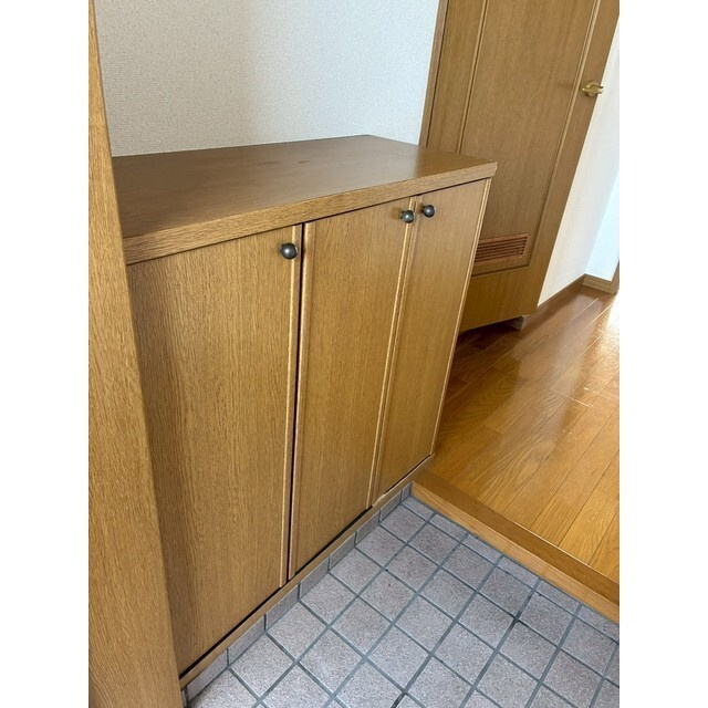 土屋マンションの玄関|下駄箱