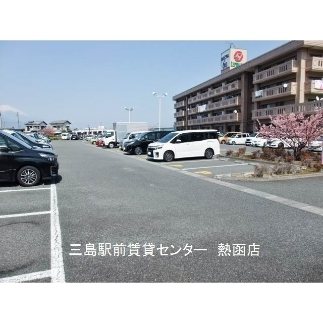 セピアム６０の駐車場