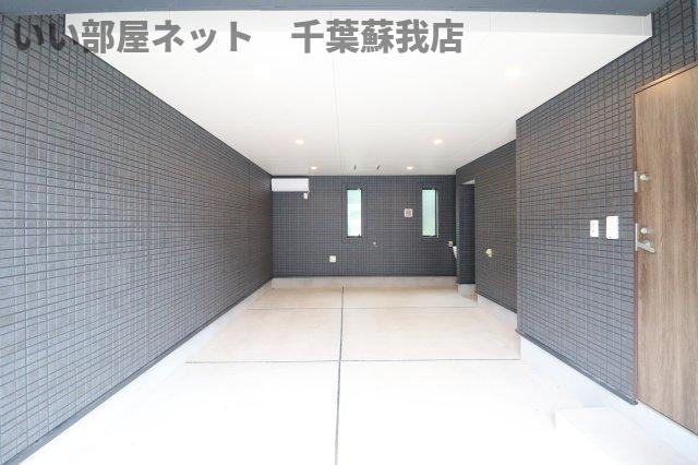 VERTEX市原の駐車場|ガレージで雨に濡れないので車やバイク好きの方にもおすすめです！