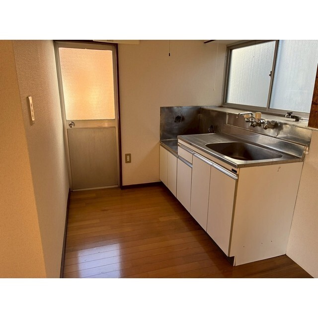 森戸建のキッチン