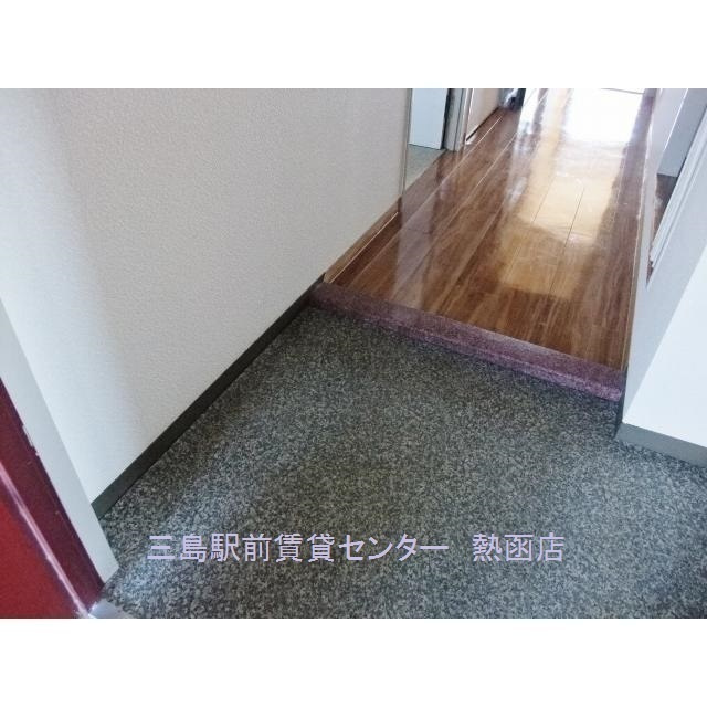 グランドール高城　Ｃの玄関