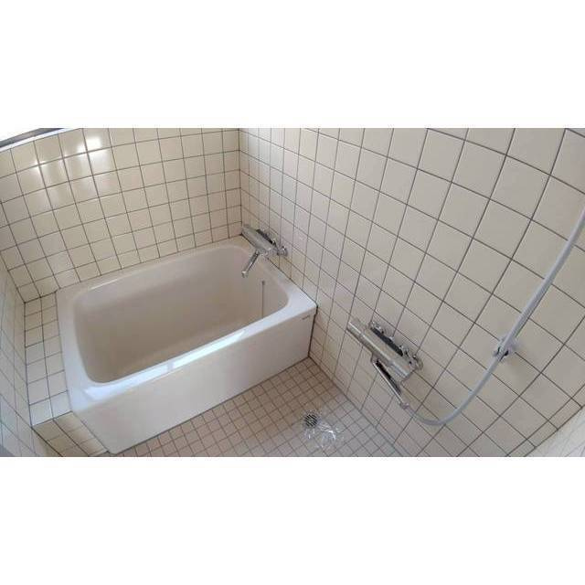 原一戸建の浴室