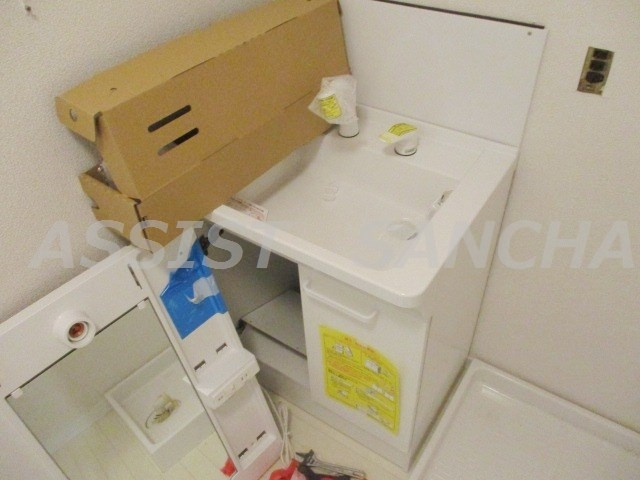 ダイアパレス三軒茶屋の独立洗面台|内装中