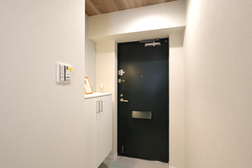 ユニライフ住吉おりおのの玄関