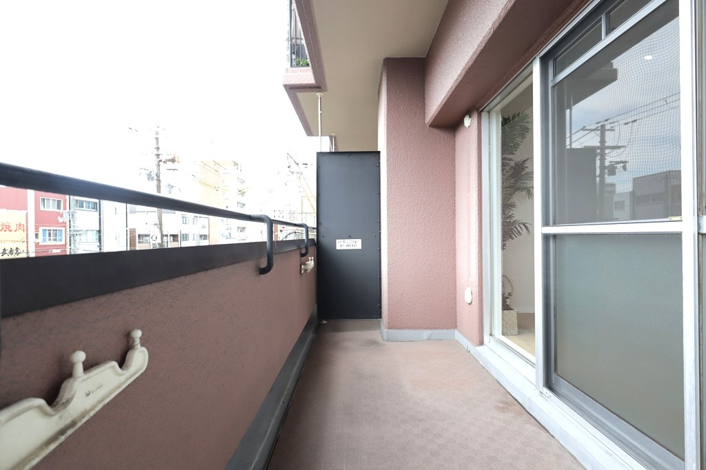 朝日プラザ昭和町のバルコニー