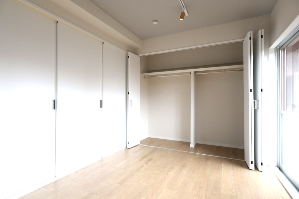 朝日プラザ昭和町の洋室