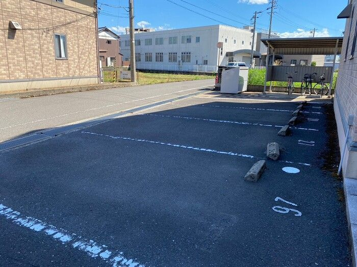 エクセレントヴィラ　E棟の駐車場