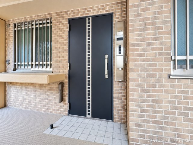 【玄関】 | ランドシティ玉川学園ロイヤルテラス | シンプルで使いやすい玄関です