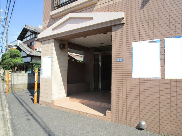 フロントアイランドハイツのエントランス