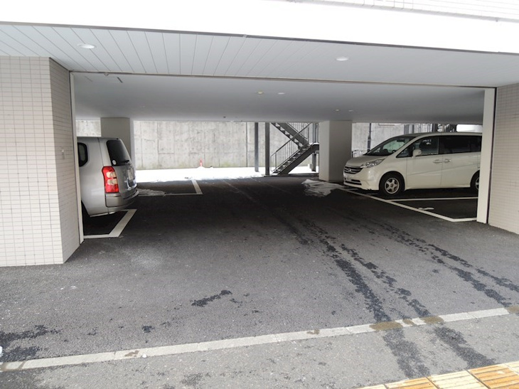 【駐車場】アーバンフラッツ榴ヶ岡 