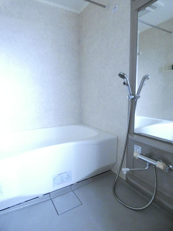 コンフォリア代々木上原の浴室|※別部屋参照