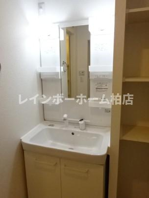 担当エリアのルームアドバイザーが直接対応いたしますの洗面所|広い洗面スペース