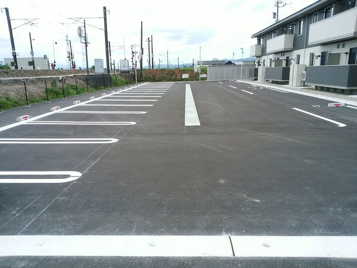 Ｄ－ｒｏｏｍ芹川の駐車場
