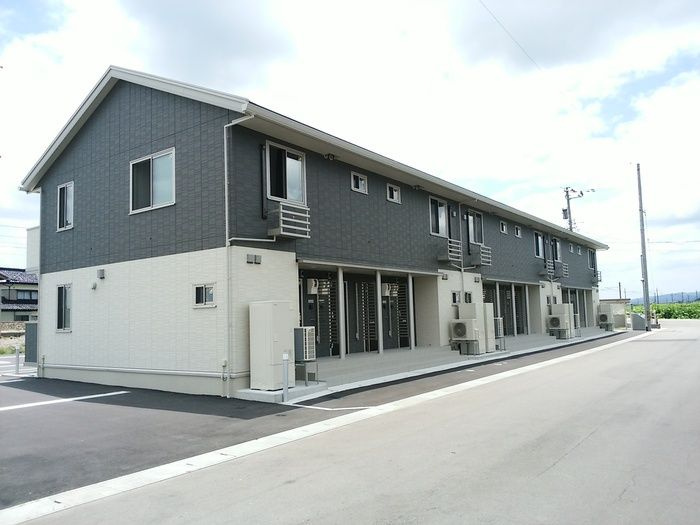 Ｄ－ｒｏｏｍ芹川の外観