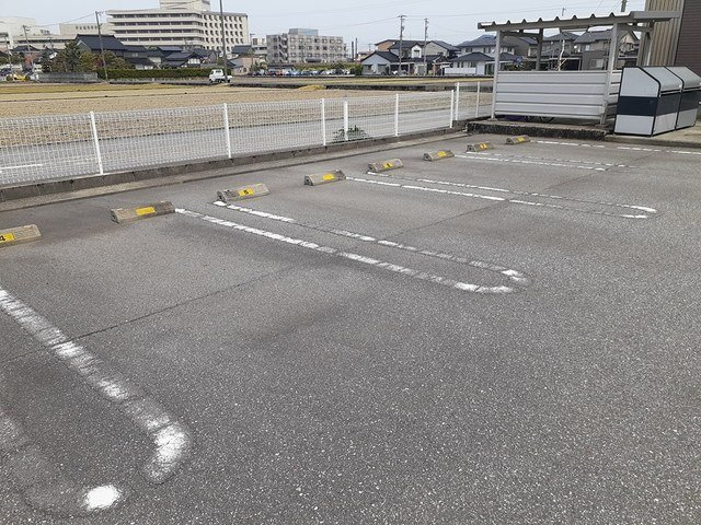 セトル・アンソレイユⅡ　Ａの駐車場