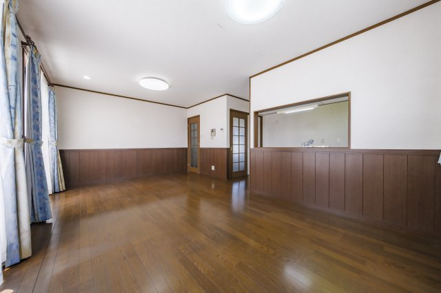 岐阜市東島三丁目戸建の居間・リビング